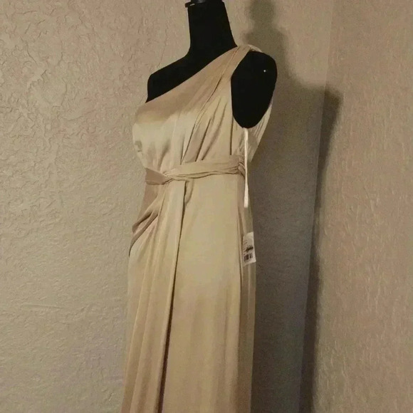 Dessy collection One Shoulder Satin Gown size 4 Regular nwt - Picture 4 of 10